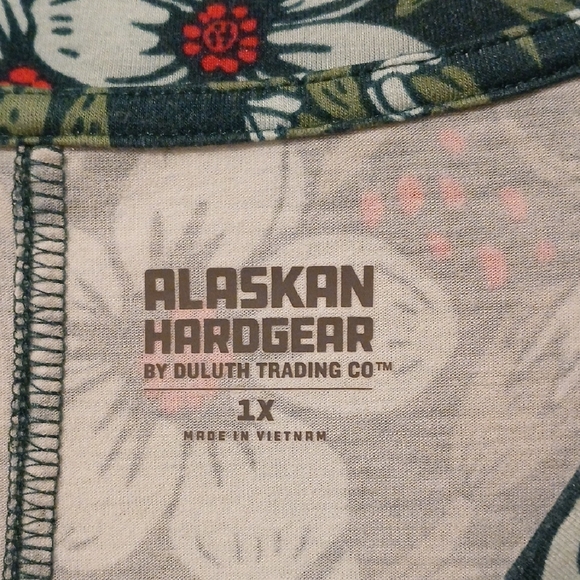 Duluth Trading Co Green Floral Long Sleeve Top - Picture 2 of 6